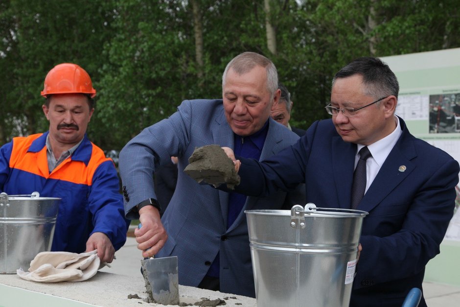 На церемонии начала строительства жилого комплекса «Салават купере», 15 мая 2014 г.