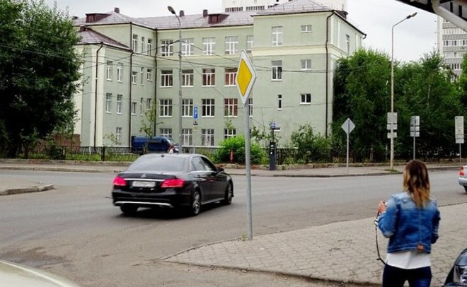 В Казани суд признал право автовладельцев не платить за стоянку на муниципальном паркинге авансом