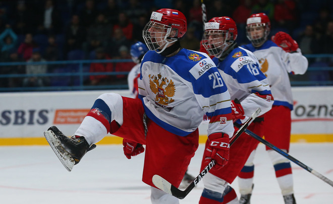 Российские хоккеисты обыграли Чехию и в четвертьфинале юношеского ЧМ сыграют со Словакией