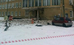 Владелица машины, пострадавшей при обрушении здания Казанского авиазавода, подаст на КАЗ в суд