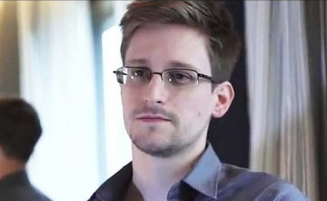 Сноуден делает антишпионский чехол для телефона