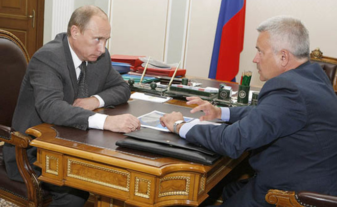 Путин предложил ЛУКОЙЛу принять участие в приватизации Роснефти