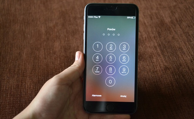 Apple во второй раз в истории зафиксировала снижение объемов продаж iPhone