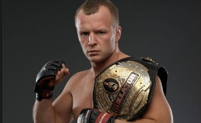 Российский боец ММА Александр Шлеменко нокаутировал американца Хэлси за 25 секунд