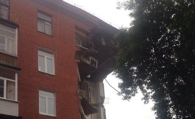 В Перми обрушился угол жилого дома, три человека пострадали