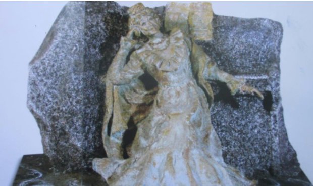 Фото из журнала "Сююмбике" — макет фрагмента памятника по версии Нигматуллиной