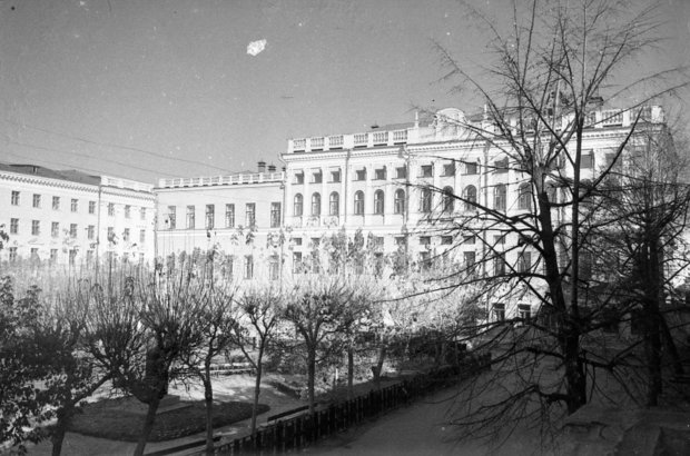 Здание Академии наук, фото Олега Лебедева, 1950-е годы. Фото pastvu.com