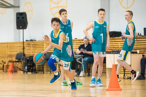"Школе баскетбола" компании СИБУР в этом году исполняется 7 лет. Она была инициирована в комплексе множества проектов программы "Формула хороших дел"