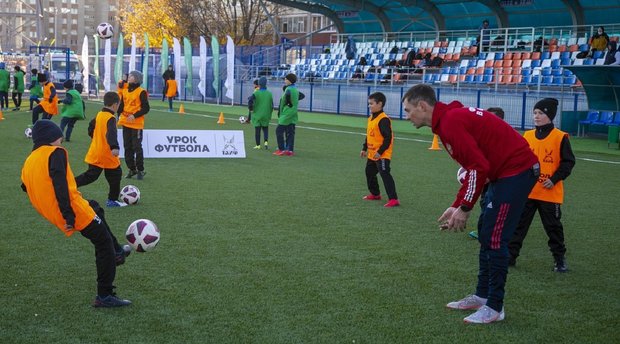 "ТАИФ. Урок футбола" в г. Нижнекамск. Фото: Альберт Муклоков