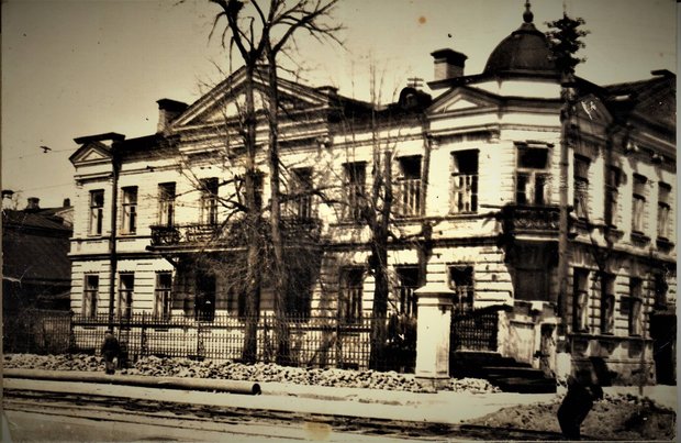 Училище, 1950-е. Фото: pastvu.com