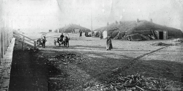 Временный вокзал на левом берегу Иртыша. 1894 год. Фото: pastvu.com