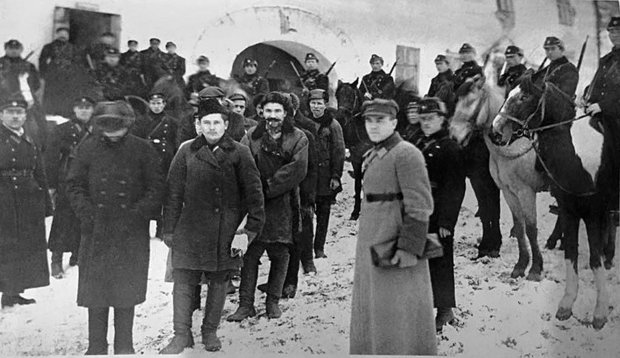 Шакуровскую банду конвоируют в суд из Пердомзака. 1926 год. Фото pastvu.com