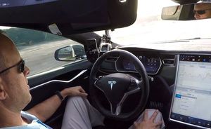 Устройства Силиконовой долины: победа софта над «железом», навигационные соцсети и опасные автомобили Tesla
