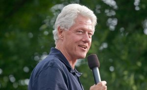 Клинтон: «Мы держали двери НАТО открытыми для вступления России, о чем я ясно заявлял Ельцину и Путину»