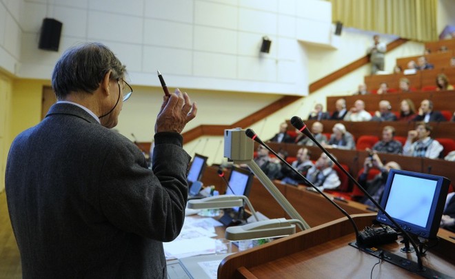 «Учение — свет»: в Татарстане зарплата людей науки меньше, чем в соседних регионах