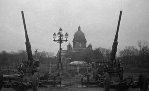 День в истории: прорвали блокаду, показали «Потемкина»