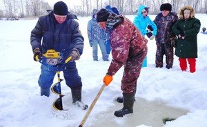 Герои не ищут покоя: 23 февраля Борис Кузнецов принял участие в акции по спасению рыбы