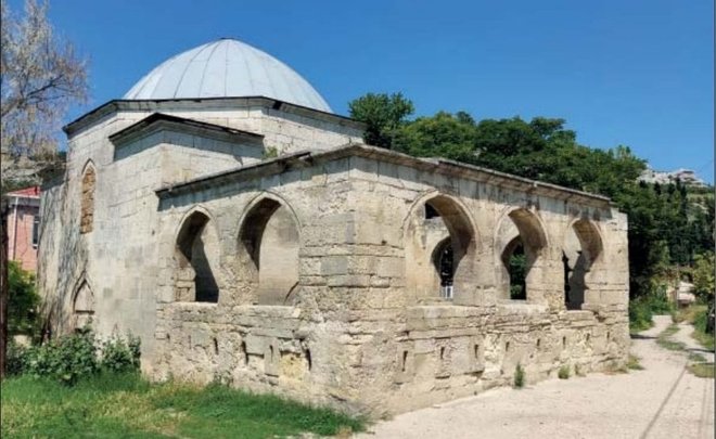 Культовая архитектура Крымского ханства: восьмигранные мавзолеи