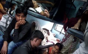 «Страна контрастов»: школа выживания в плацкарте индийского поезда
