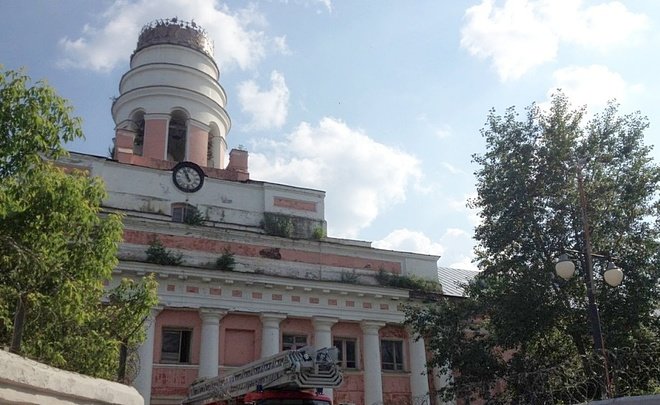 Будни «Послеижевска»: в столице Удмуртии не заметили обрушение архитектурного символа города