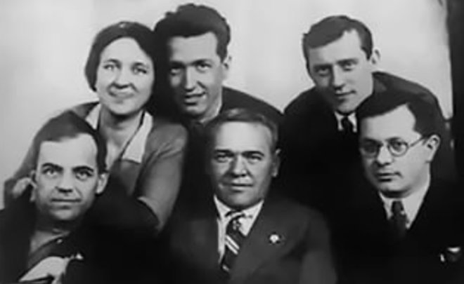 Фотомарафон «100-летие ТАССР»: конструктор В.М. Петляков с коллегами, 1941 год