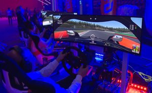 Виртуальные гонки в «Баскет-холле»: как разыгрывают Кубок РАФ по цифровому автоспорту