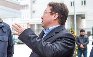 Депутат Казгордумы Эмиль Хуснутдинов вынимает американские «заначки»