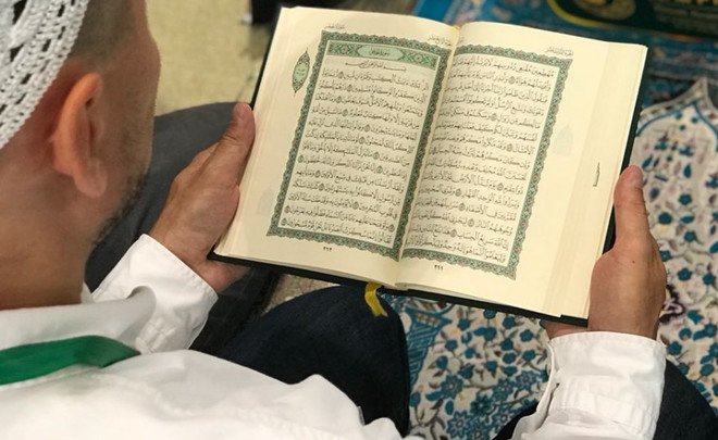 «Мусульмане должны идти навстречу»: обманутые паломники искали свои деньги в Мекке