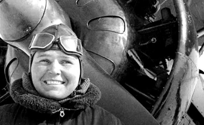 День в истории: женщин назначили героями, карачаевцев вывезли в Казахстан и Киргизию