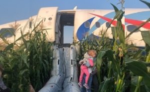 События недели: посадка Airbus в кукурузном поле, суд над Робертом Мусиным и секрет стобалльников