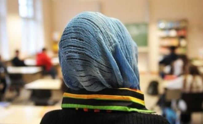 ​Скандал с платками: татарский хиджаб от Романовых до Путина