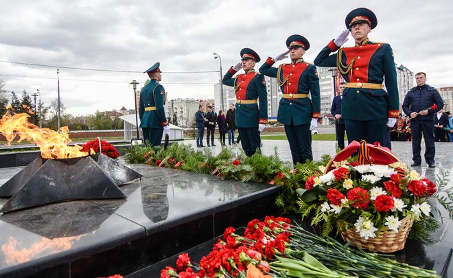 Марафон, «поющие» парки и парад со Сталиным: как Казань отпразднует Победу