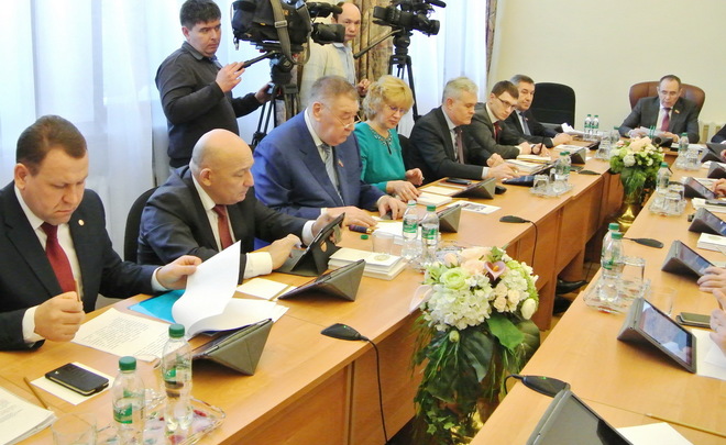 Татарстанские парламентарии посоветовали кормить татарстанских буренок коровьими «энергетиками»