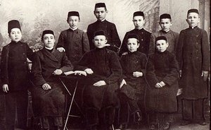 Расходы в медресе начала века: починка электричества, керосин, спички, телеграммы, бланки для паспортов