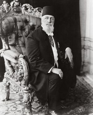 «Их нравы»: как «безнадежный» претендент на османский престол стал правителем без государства