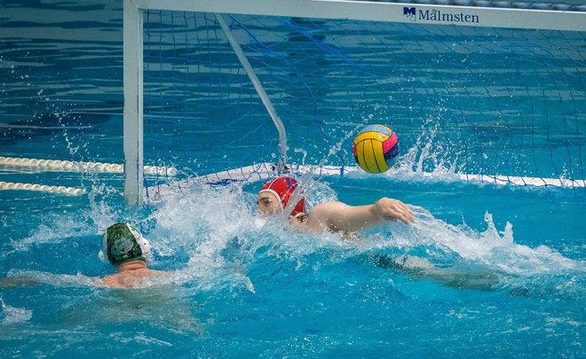 Ватерполистам Казани пора догонять «Ак Барс»