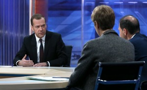 «Разговор с Дмитрием Медведевым»: повышение пенсионного возраста, проблемный «Платон» и «дело» Чайки