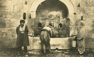 «Их нравы»: как символом османского Стамбула стала питьевая вода