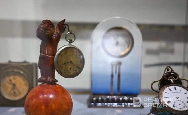 День в истории: разрешили торговать валютой, распродали антиквариат