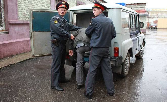 Прокуратура не увидела халатности полицейских, а выпавшего из «УАЗика» мужчину посчитала буйным