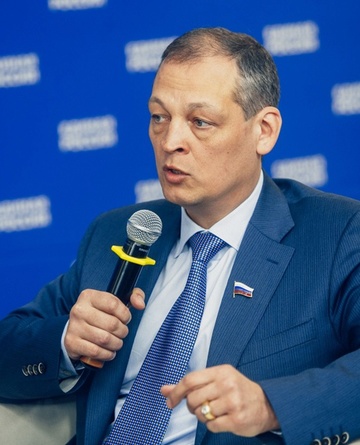 «Зарплаты педагогов, готовящих рабочие профессии, в ближайшие 5-6 лет, мой прогноз, будут серьезно расти»