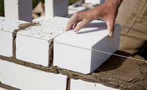 Силикатный кирпич: достоинства и недостатки