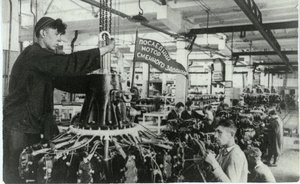 День в истории: первая в мира атомная станция и восьмичасовой рабочий день