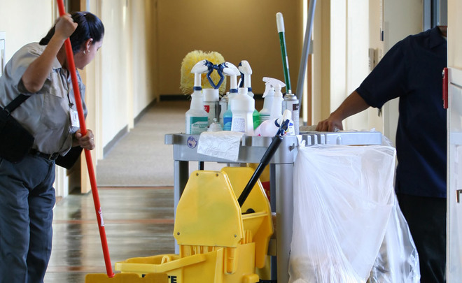 Контракты не пахнут: КАИ не пускал чистить сортиры без лицензии ФСБ