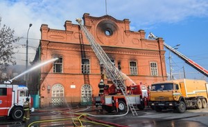 Снести нельзя восстановить: сгоревшему зданию фабрики Крестовниковых прочили судьбу детского научного центра