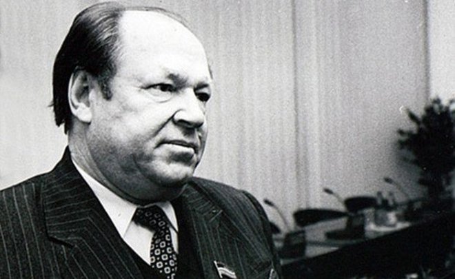 День в истории: первый татарстанский премьер, «Анна Каренина» и самый длинный мост Европы