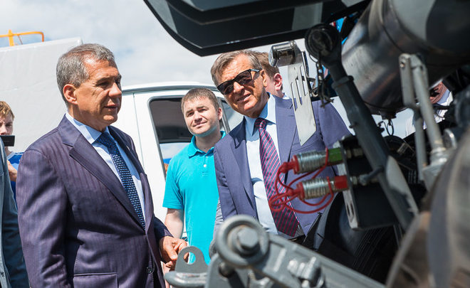 Виктор Зубков, «Газпром»: «Мы встретились с Рустамом Нургалиевичем и...»