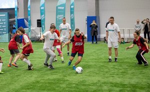 На одном поле с Аршавиным, Быстровым и Пименовым: звезды футбола дали в Нижнекамске мастер-класс