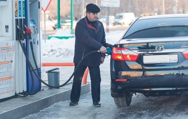 «Татарстанским АЗС с 20 декабря рекомендовали понизить розничные цены на АИ-95 и АИ-92 на 30 копеек...»