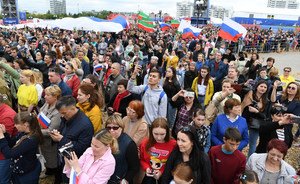 В футбольных декорациях: Казань отметила День России на площадке FIFA FAN FEST